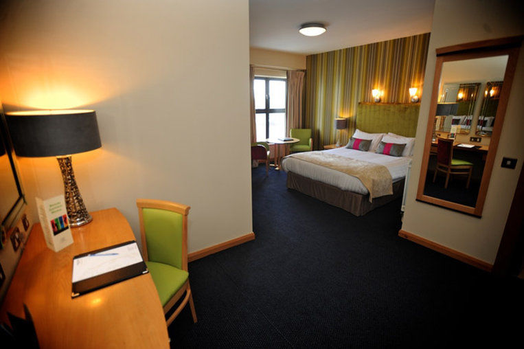 Maldron Hotel Derry Kültér fotó